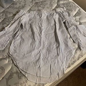 Off tne shoulder top ✨3 for 20